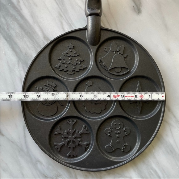 Nordic Ware•Christmas Silver Dollar Pancake Pan•Nonstick Surface•7-Shapes/Batch - Picture 14 of 15